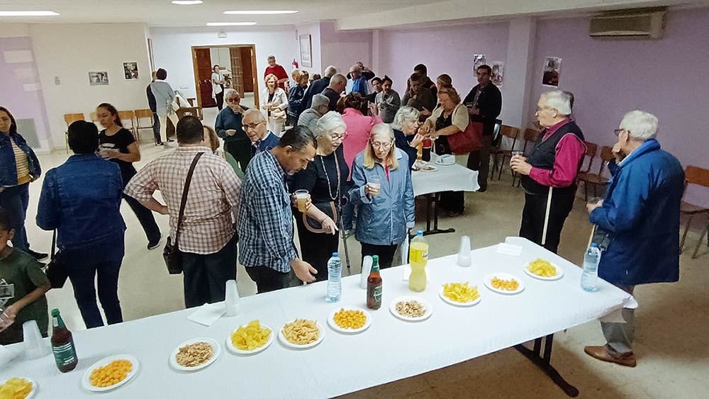 Después de la misa de la Virgen de la Merced la comunidad compartió otro momento en el salón parroquial.