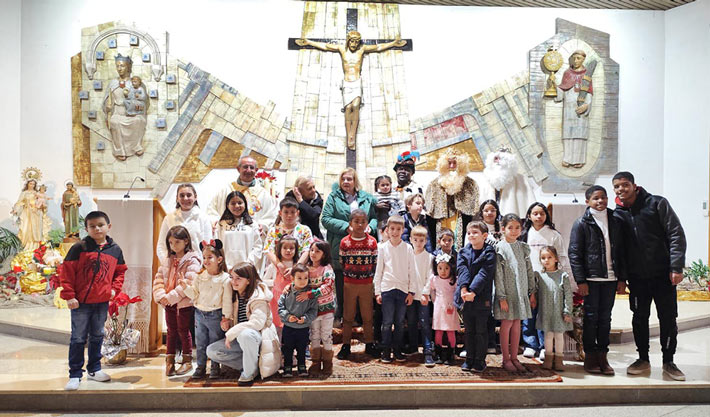 Visita de los Reyes a la parroquia de la Merced, de Lleida.